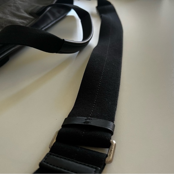 Coach LARGE travel bag/tote  EUC - Picture 6 of 12